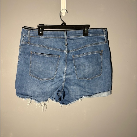 Madewell High Rise Denim Shorts in Derby Wash Button Front Edition Size 34 - Picture 3 of 5